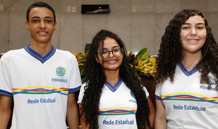 Cidadania: Blenda, Antônio e Laysi vencem concurso de redação e ganham viagem a Brasília