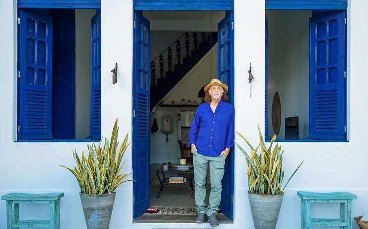 Aos 77, cantor Alceu Valença começa a receber turistas no seu casarão em Olinda: Airbnb